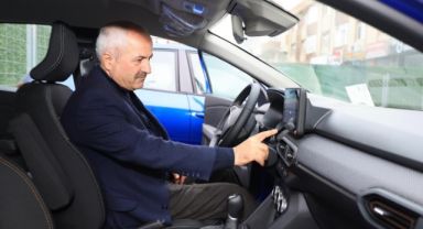Büyükgöz Gebze Emniyetine 8 araç hediye etti