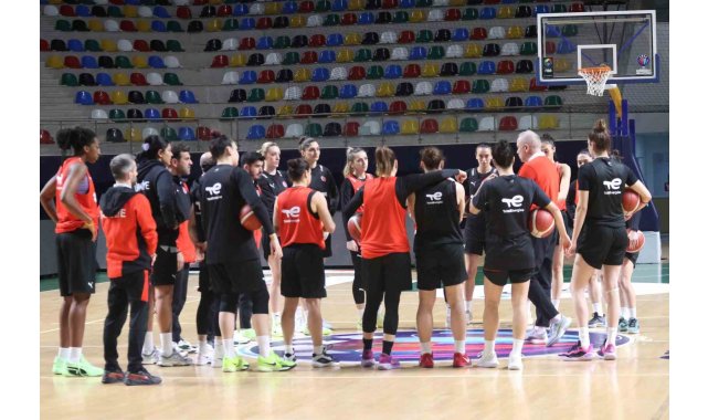 A Milli Kadın Basketbol Takımı, İzlanda maçına moralli hazırlanıyor