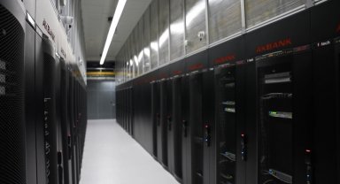 Akbank'tan 250 milyon dolarlık "veri kalesi"