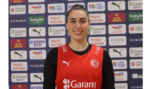 Ay-yıldızlı kadınlar, İzlanda'ya bileniyor