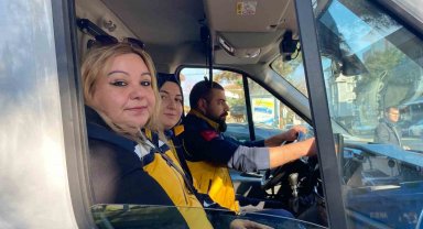 Dünyaya gözlerini ambulansta açtı