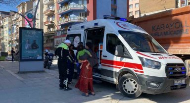 12 yaşındaki çocuk ambulansın önüne atladı