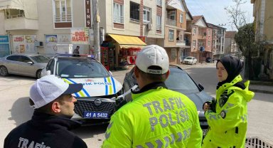 Polis otosu ile otomobil çarpıştı, şans eseri yaralanan olmadı