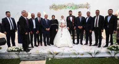 Başkan Muzaffer Bıyık, kızını evlendirdi