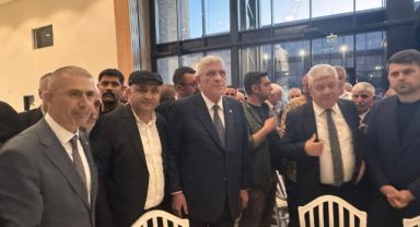 Tekin Yılmaz, Elüstü'nün Yükünü Hafifletiyor