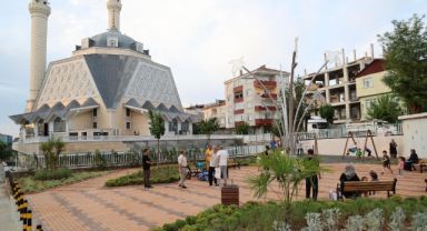 Başkan Büyükgöz Yeni Yapılan Parkı İnceledi