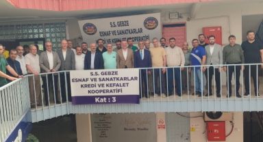 Büyükakın’dan Kar’a ziyaret. Ziyarette Esnafa mesajlar verdi: