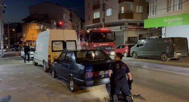 Otomobilin motor kısmına giren haylaz kedi uğraştırdı