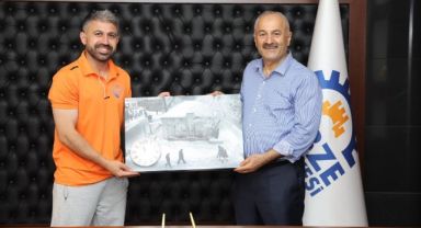 Başkan Büyükgöz Şampiyonları Ağırladı