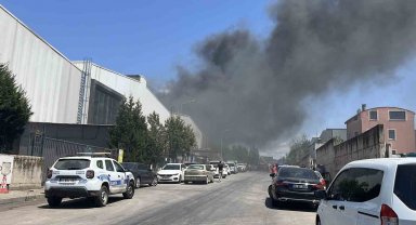 Plastik varil fabrikasında korkutan yangın