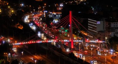 "Terörsüz Türkiye" için üst geçitler aydınlatıldı