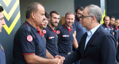 Baraçlı'dan itfaiyecilere moral ziyareti: "Türkiye'nin en gelişmiş teşkilatı"