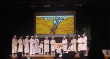 İlk kez din görevlilerinin profesyonel bir tiyatro performansıyla sahne aldı
