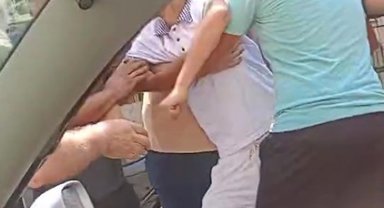 Trafikte dehşet saçtılar: Yol verme tartışması saldırıya dönüştü