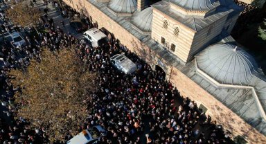 Enkazda kalan 4 kişilik Bilir ailesi, son yolcuklarına uğurlandı