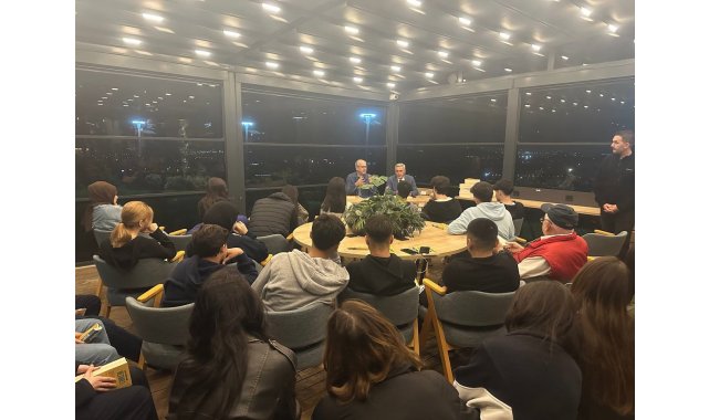 Kitap Günleri'nin ilk söyleşisi Akse Kitap Kahve'de