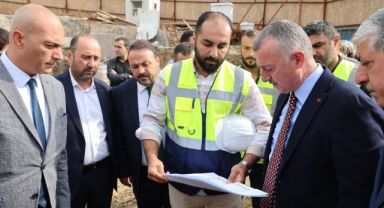 Tahir Büyükakın, Dilovası Kent Meydanı projesini inceledi