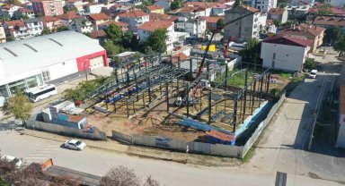 Vezirçiftliği Kapalı Spor Salonu'nda çalışmalar sürüyor