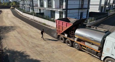 Atakent Mahallesi'ndeki 4 sokak asfaltlandı