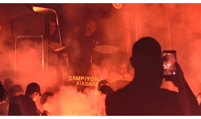 Galatasaray, Kocaeli'de coşkuyla karşılandı