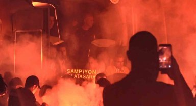 Galatasaray, Kocaeli'de coşkuyla karşılandı