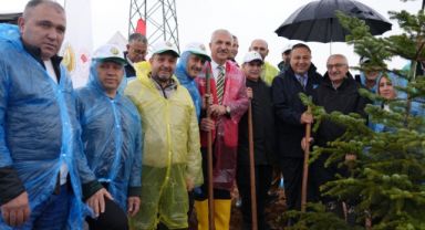 Gebze Ticaret Odası Hatıra Ormanı’nda 15.000 Fidan Toprakla Buluştu
