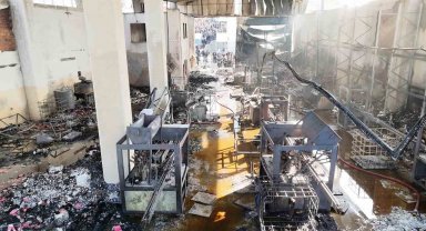 Kocaeli'de 6 kişiye mezar olan parfüm dolum tesisinin içi görüntülendi