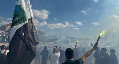 Kocaelispor'dan kombinelilere kazan-kazan çağrısı: "Gelmeyecekseniz bu maç biletinizi kulübe devredin"