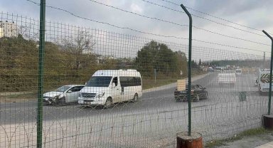 Otomobil ile servis çarpıştı: 1 yaralı