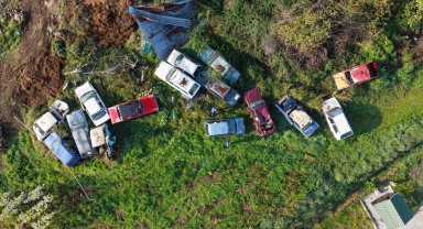 Başiskele'de hurda araçlar toplanıyor