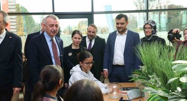 Başkan Büyükakın: "Kütüphanelerde gençlerimizi geleceğe hazırlıyoruz"