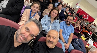 Başkan Hakan Çil'den öğrencilere yemek jesti!