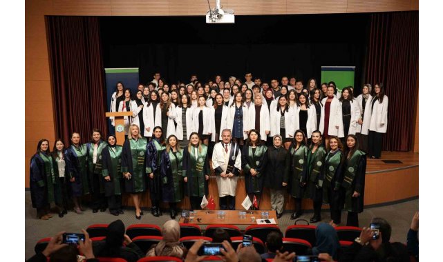 Geleceğin sağlıkçıları beyaz önlüklerini giydi