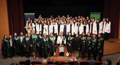 Geleceğin sağlıkçıları beyaz önlüklerini giydi