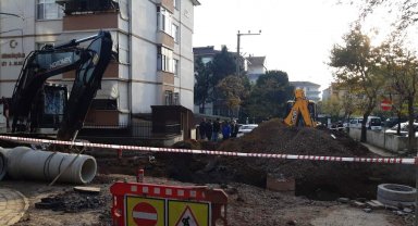 Kocaeli'de altyapı çalışması sırasında doğalgaz borusu patladı