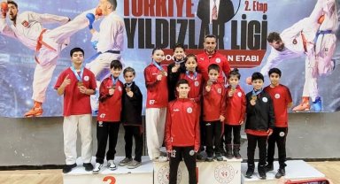 Körfezli karatecilere Sakarya'da 13 madalya