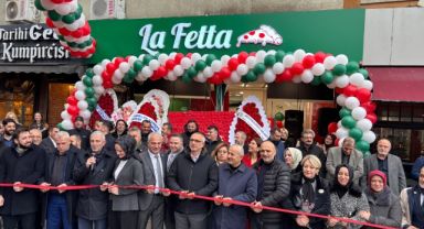 Yasemin Özdemir Anahtar Partili Arzu Arslan'ı görünce içeri giremedi