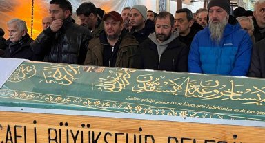 Ünlü oyuncu Serkan Keskin'in babası son yolculuğuna uğurlandı