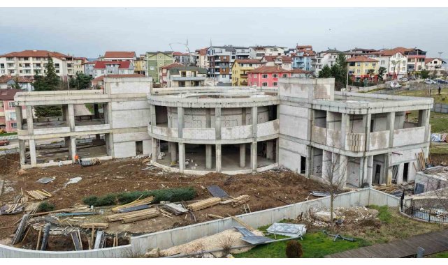 Başiskele'de çocuk kütüphanesi ve oyuncak müzesi inşaatı sürüyor