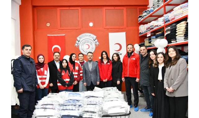 Başiskele'de dayanışma mağazası hizmete açıldı