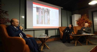 Başiskele'de "Osmanlı'da Mezar Taşları ve Edebiyatı" konuşuldu