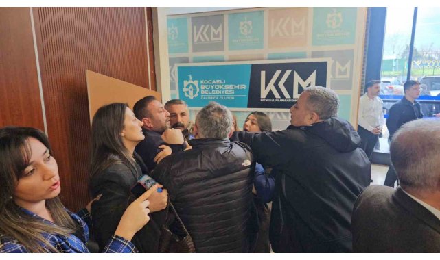 CHP'li meclis üyesinden ağza alınmayacak küfürler