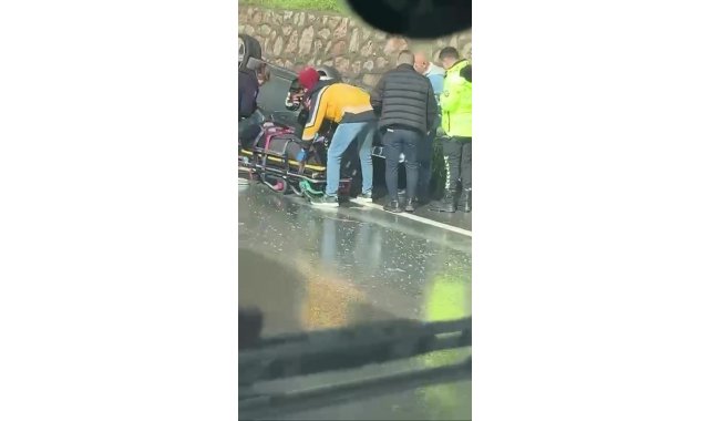 D100 kara yolunda kaza yapan araç ters döndü, sürücü yaralandı