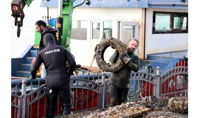 Eskihisar Sahili'nde ekosistemi canlandıracak dip temizliği yapıldı