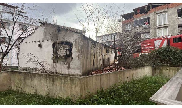 Gebze'de metruk evde yangın çıktı