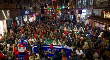 Gebze'de Ramazan ayı fener alayı yürüyüşüyle karşılandı