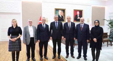 Hekimsen heyeti, Bakan Memişoğlu ile meslek kanunu ve malpraktis konusunu görüştü