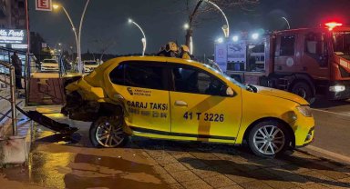 İki otomobilin çarpıştığı kaza maddi hasarla atlatıldı