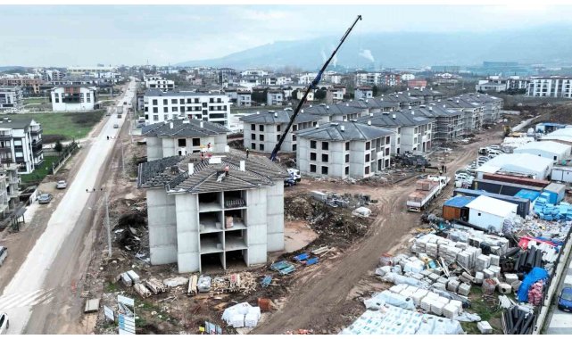 Kartepe Kent Konut Evleri'nde inşaatın yarısı tamamlandı
