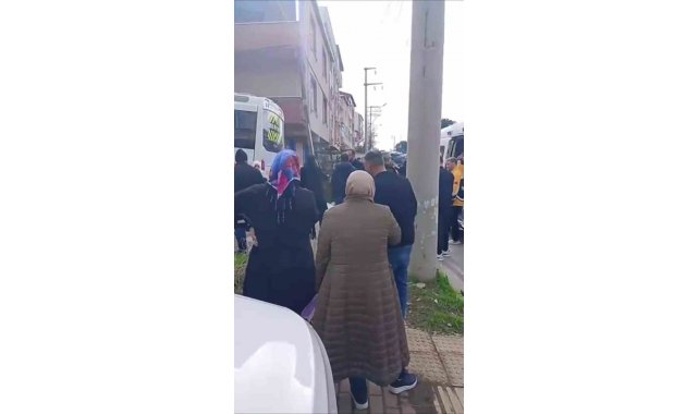 Kocaeli'de servis aracının çarptığı ilkokul öğrencisi hayatını kaybetti